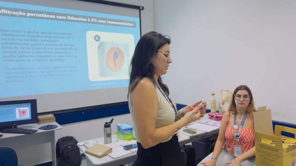Treinamento de Sutura Simples para Enfermeiros