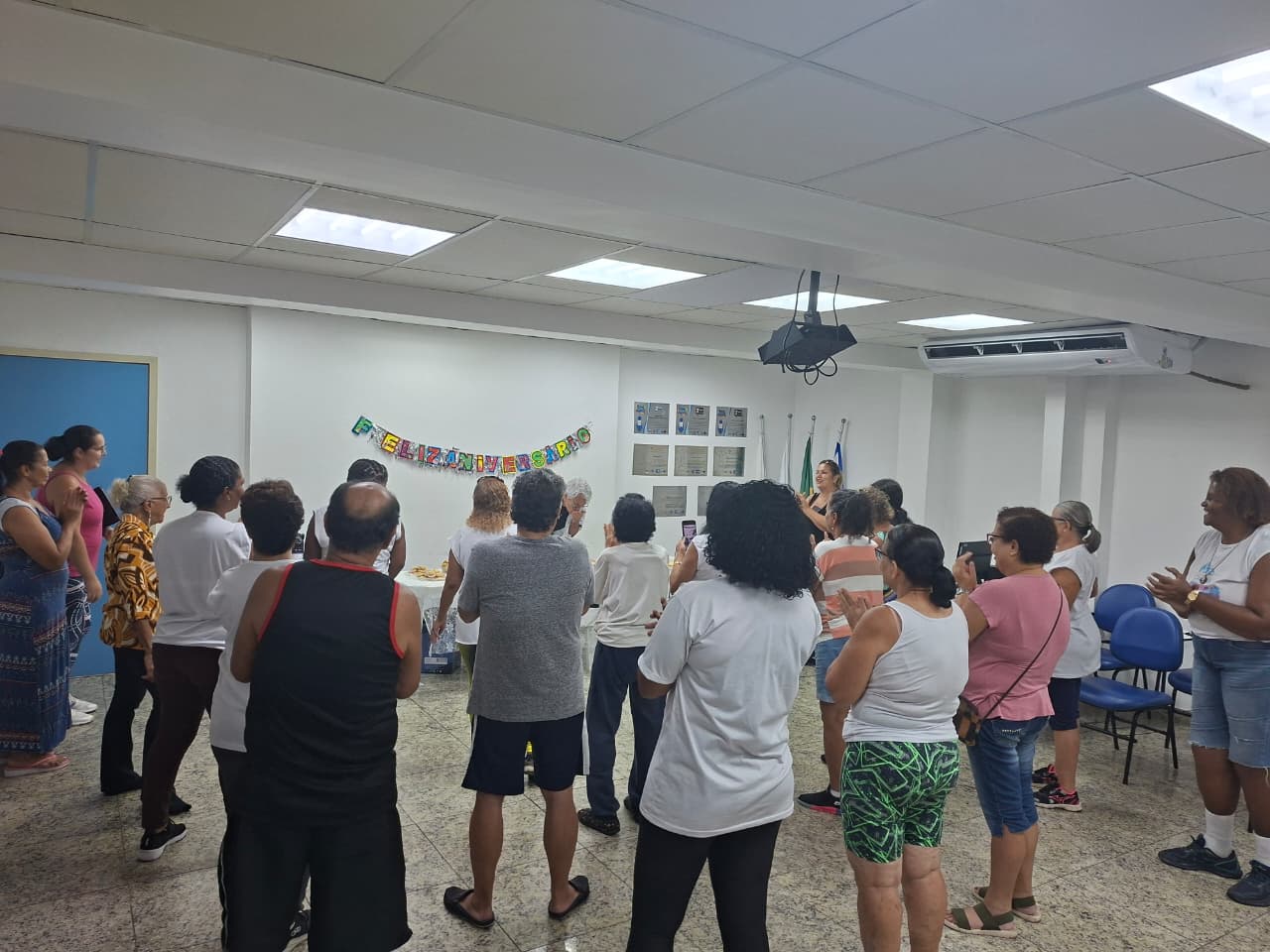 Projeto de fisioterapia Coluna Saudável no CMS Souza Marques