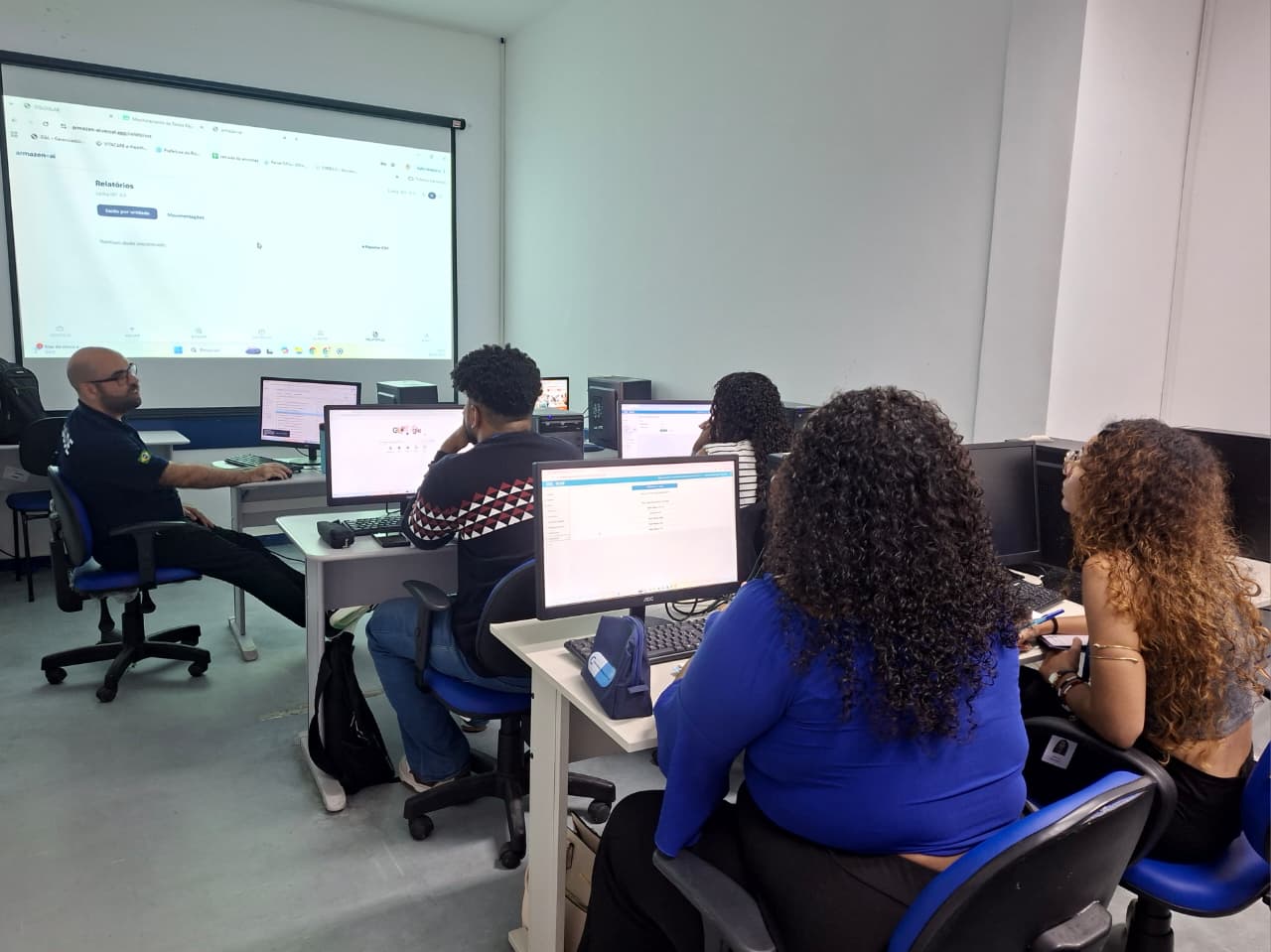 Capacitação dos Sistemas SICLOM e SISLOGLAB